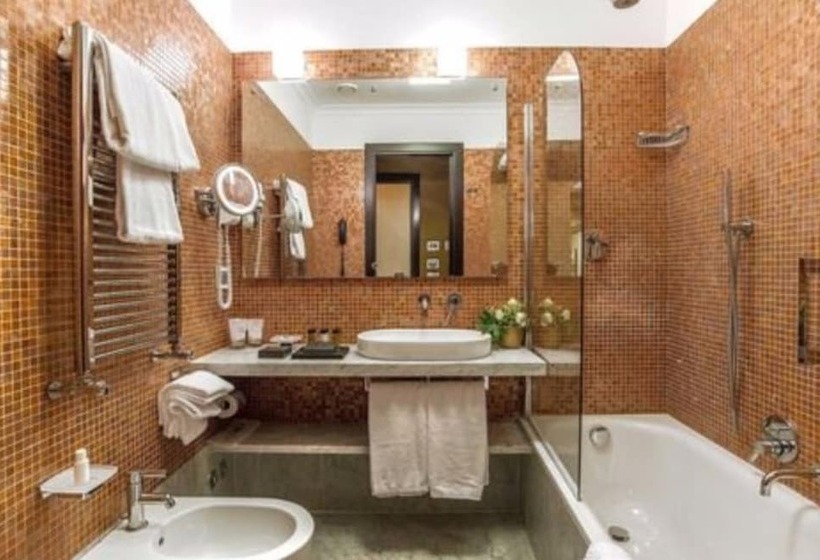 חדר סטנדרט לשלושה, Albergo Del Senato