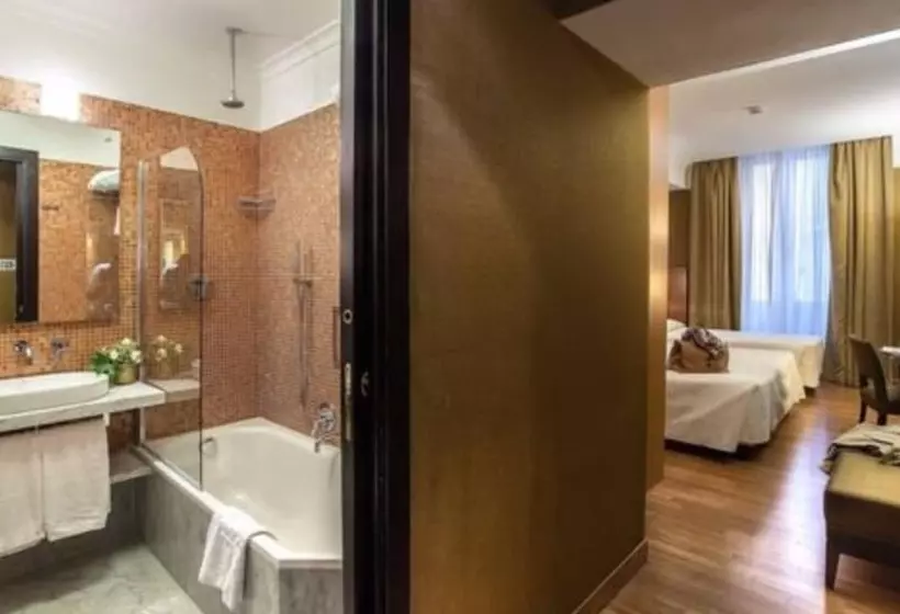 اتاق استاندارد سه نفره, Albergo Del Senato