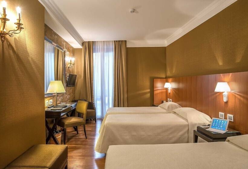 חדר סטנדרט לשלושה, Albergo Del Senato