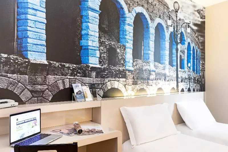 اتاق استاندارد, B&b Hotel Verona