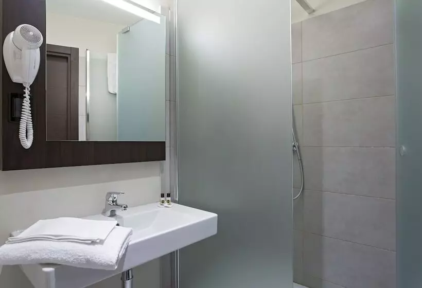 اتاق استاندارد یک نفره, B&b Hotel Verona