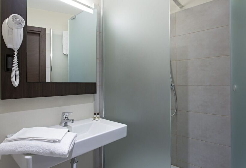 اتاق استاندارد, B&b Hotel Verona