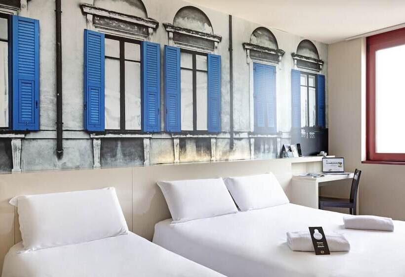 اتاق استاندارد سه نفره, B&b Hotel Verona