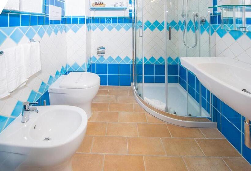 غرفة إقتصادية ثلاثية, Colonna San Marco