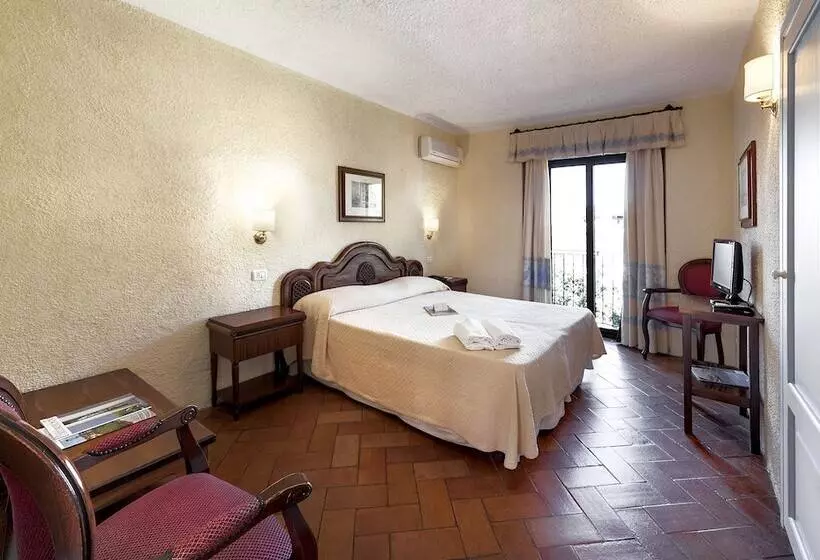 Economy Triple Room, Colonna San Marco