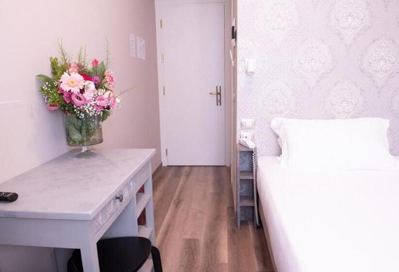 اتاق استاندارد یک نفره, Della Rosa