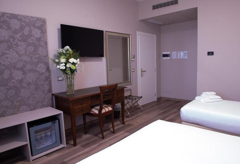 اتاق استاندارد سه نفره, Della Rosa