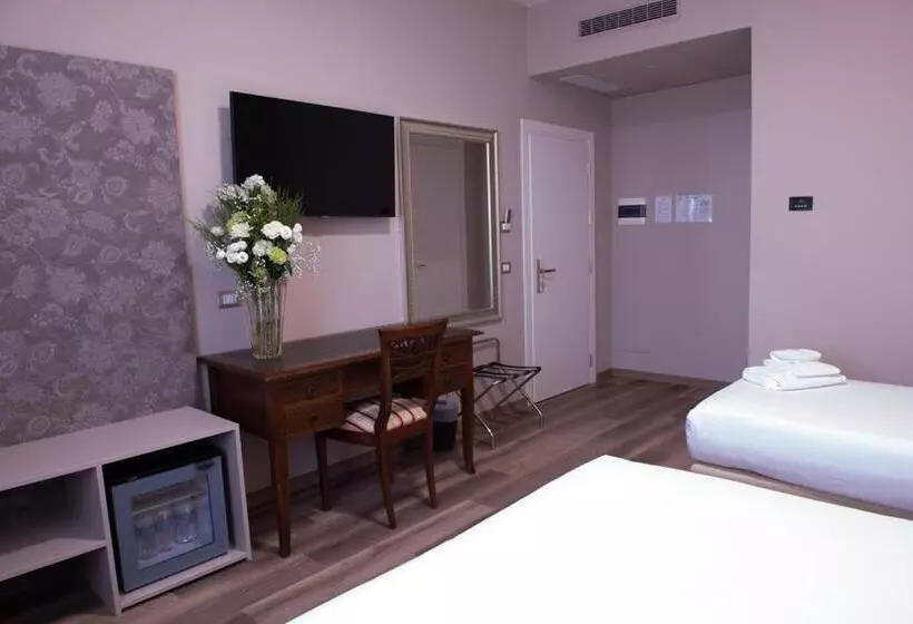 اتاق استاندارد سه نفره, Della Rosa