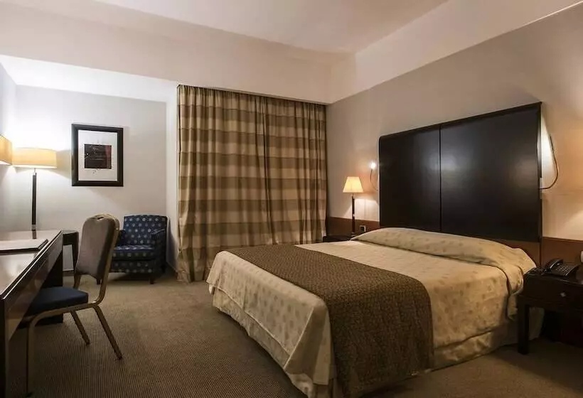 اتاق اجرایی, Flyon Hotel & Conference Center