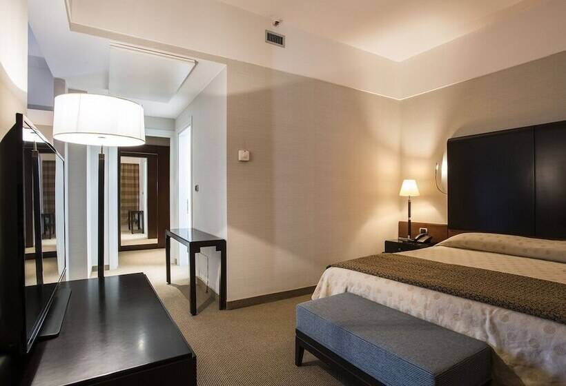 سوییت, Flyon Hotel & Conference Center