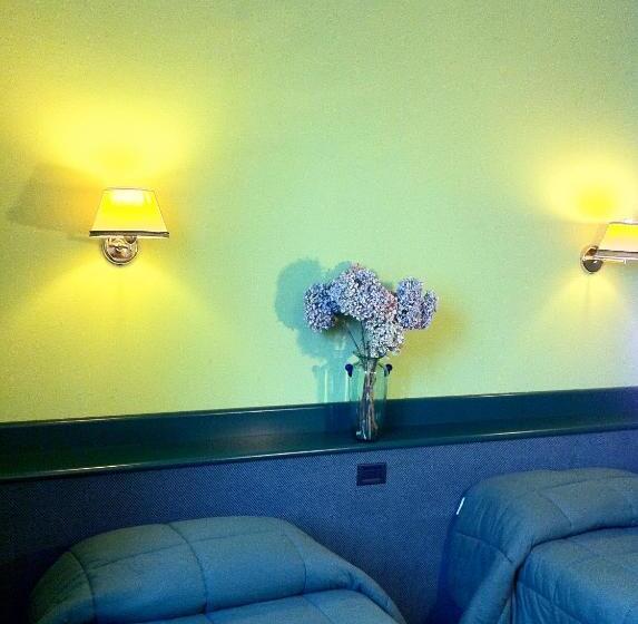 חדר סטנדרט לשלושה, La Goletta