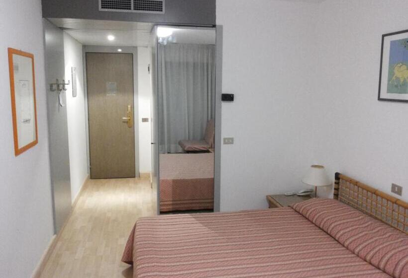 غرفة كلاسيكية, Marina Uno