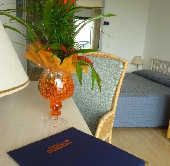 חדר סטנדרט לשלושה, Marina Uno