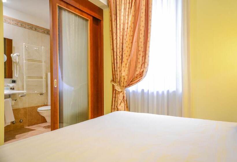 スタンダードシングルルーム, Master