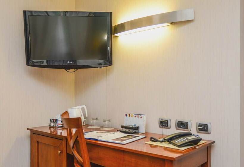 スタンダードトリプルルーム, Master