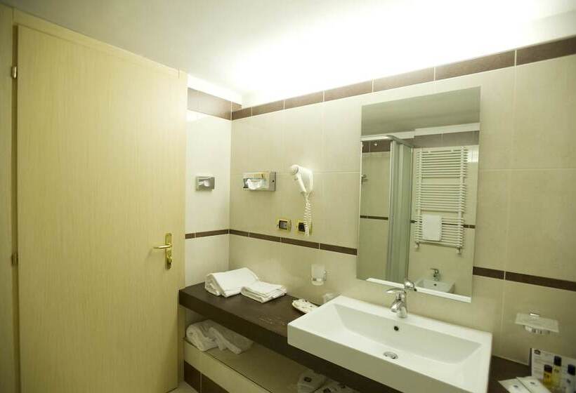 スタンダードルーム, Master