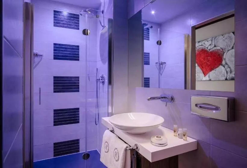 اتاق لوکس, Mentana, By R Collection Hotels