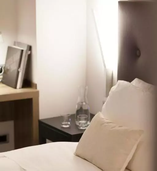 اتاق لوکس, Mentana, By R Collection Hotels