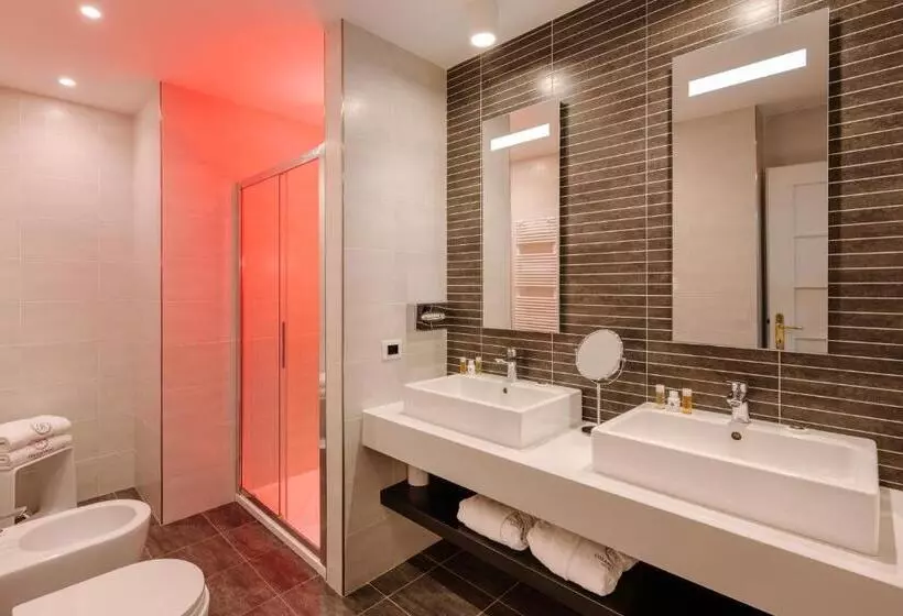 Suite with Terrace, Mentana, By R Collection Hotels