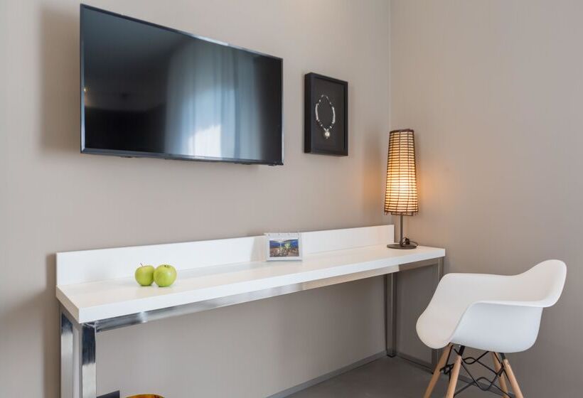 スタンダードルーム, Metropolitan