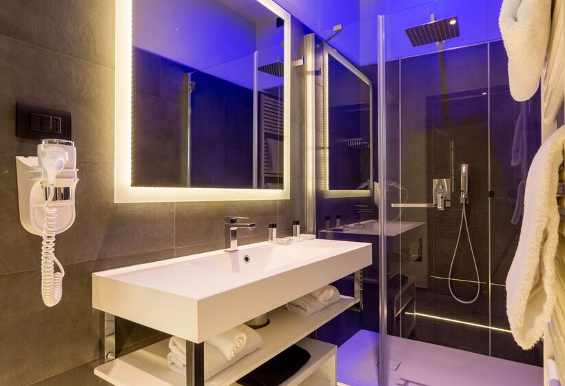 スタンダードルーム, Metropolitan