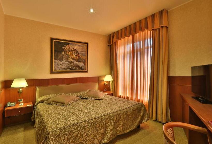 سوییت, Palace Hotel Moderno