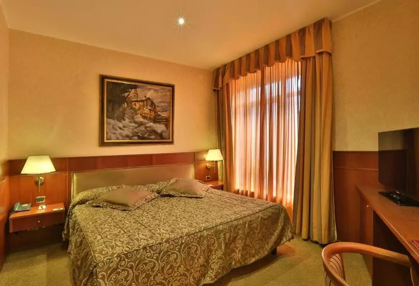 سوییت, Palace Hotel Moderno