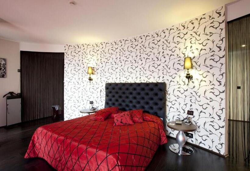 سوییت سوپریور, Palace Hotel Moderno