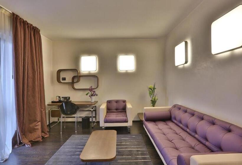 سوییت سوپریور, Palace Hotel Moderno