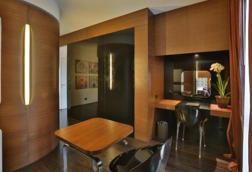 سوییت سوپریور, Palace Hotel Moderno