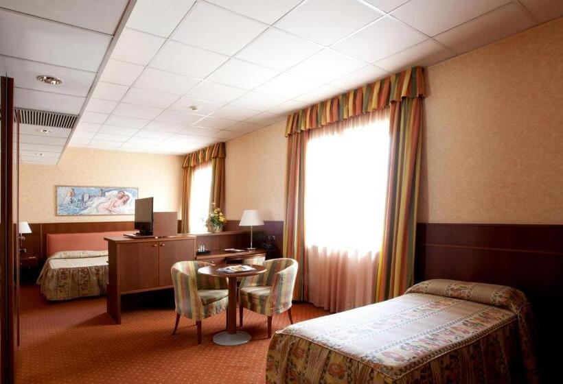 اتاق استاندارد سه نفره, Palace Hotel Moderno