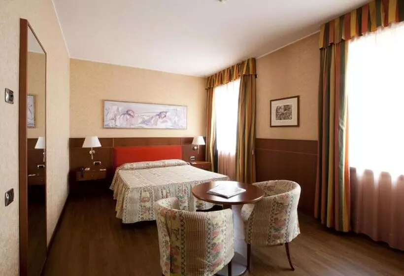 اتاق استاندارد سه نفره, Palace Hotel Moderno