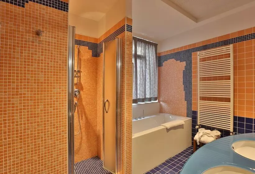 سوییت, Palace Hotel Moderno