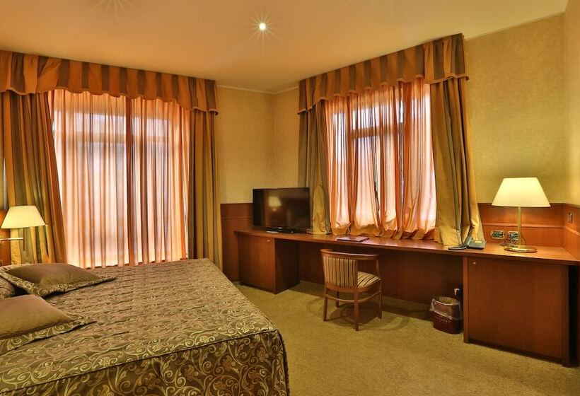 سوییت, Palace Hotel Moderno