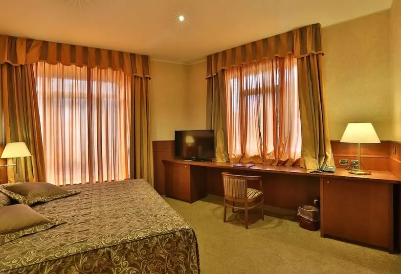 سوییت, Palace Hotel Moderno