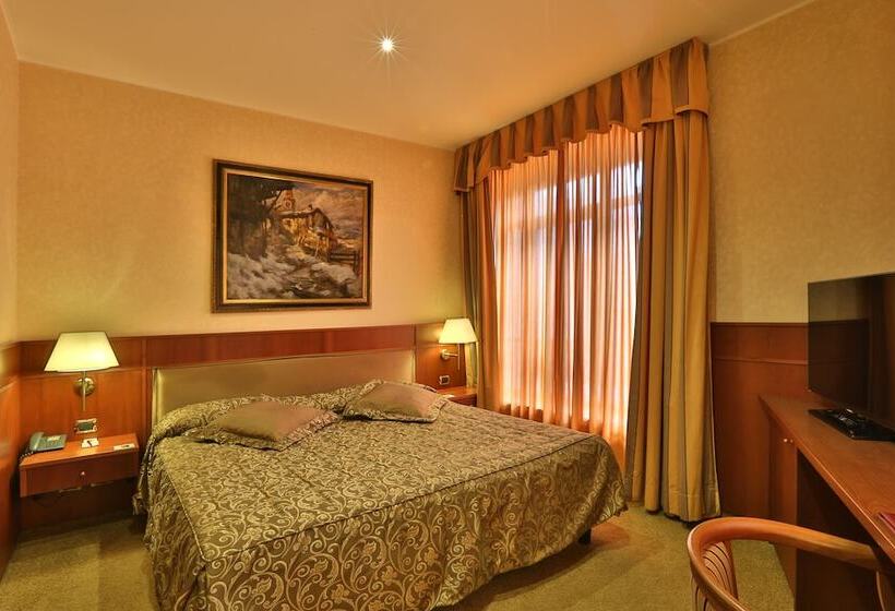 سوییت, Palace Hotel Moderno