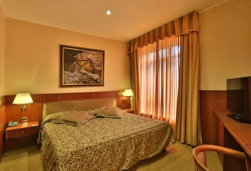 سوییت, Palace Hotel Moderno