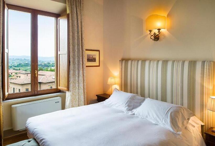 اتاق استاندارد با چشم‌انداز باغ, Palazzo Ravizza