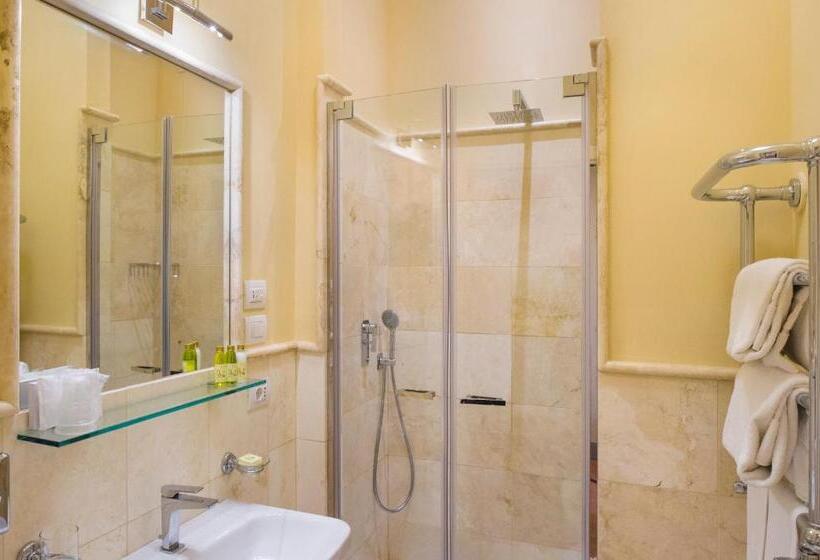 اتاق استاندارد با چشم‌انداز باغ, Palazzo Ravizza