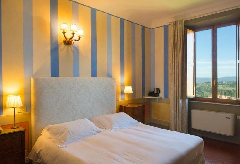 اتاق سوپریور با چشم‌انداز باغ, Palazzo Ravizza