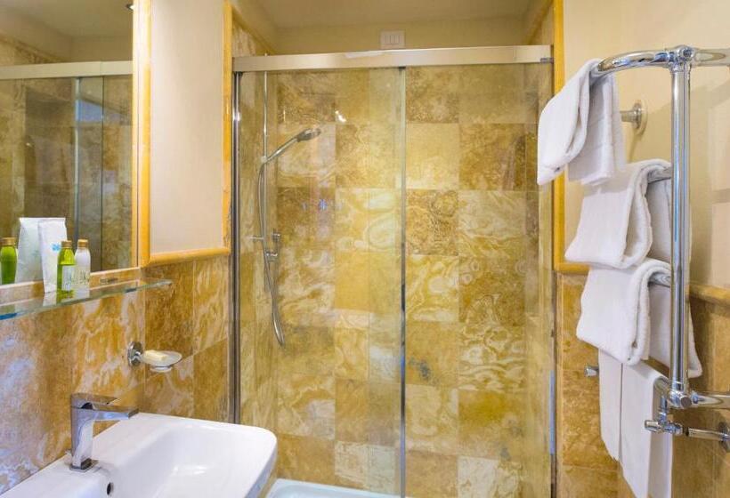 اتاق سوپریور با چشم‌انداز باغ, Palazzo Ravizza