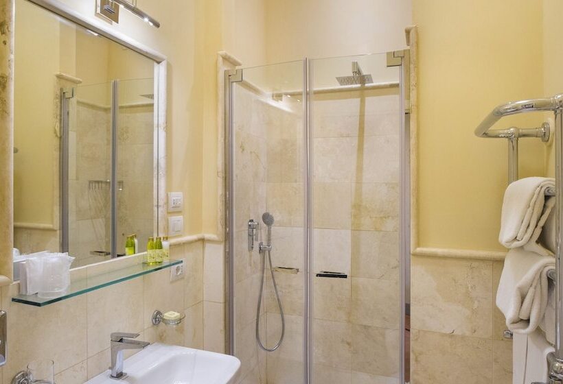 اتاق سوپریور با چشم‌انداز باغ, Palazzo Ravizza