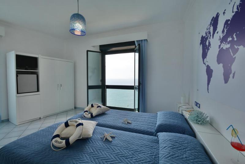 חדר סופריור לארבעה, Panorama Palace