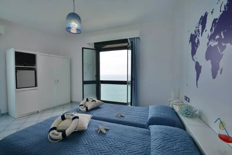 スーペリアの４人部屋, Panorama Palace