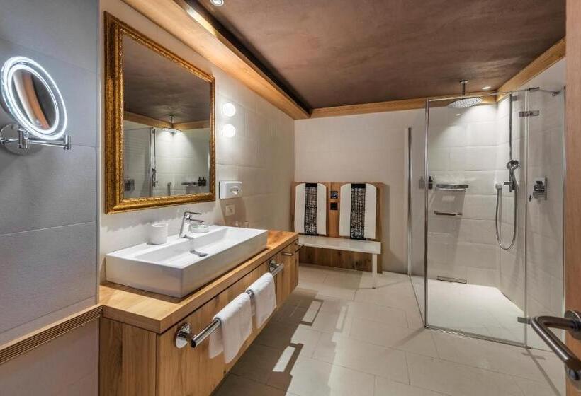 小型套房, Posta Zirm