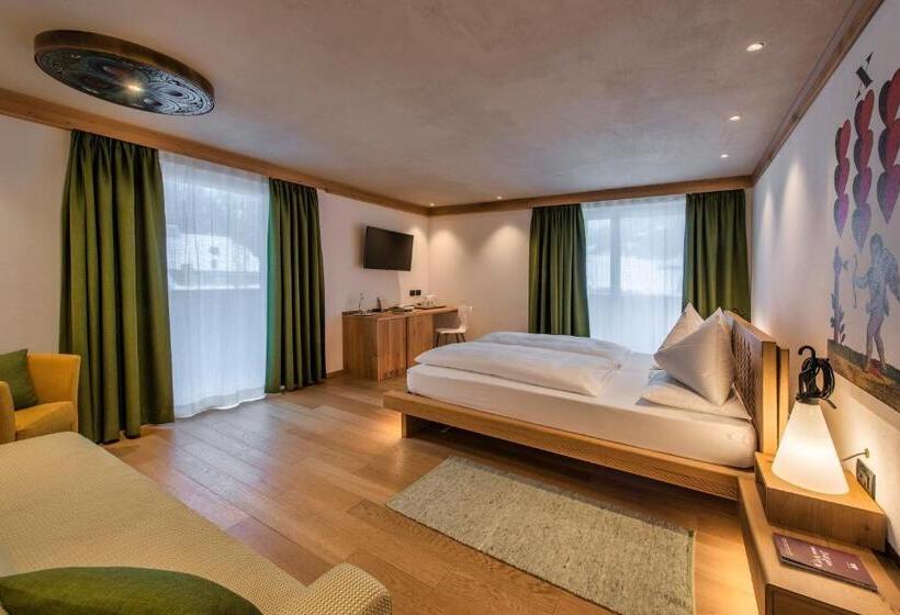 小型套房, Posta Zirm