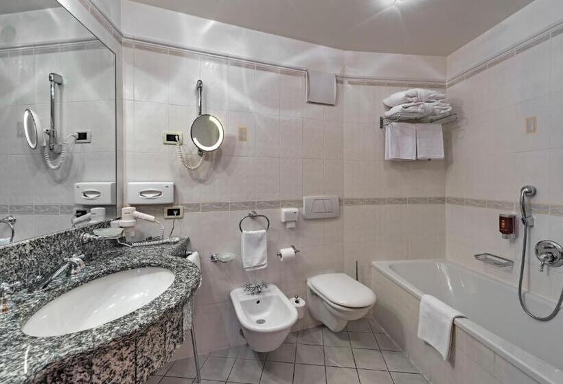 豪华单人间, Posta Zirm