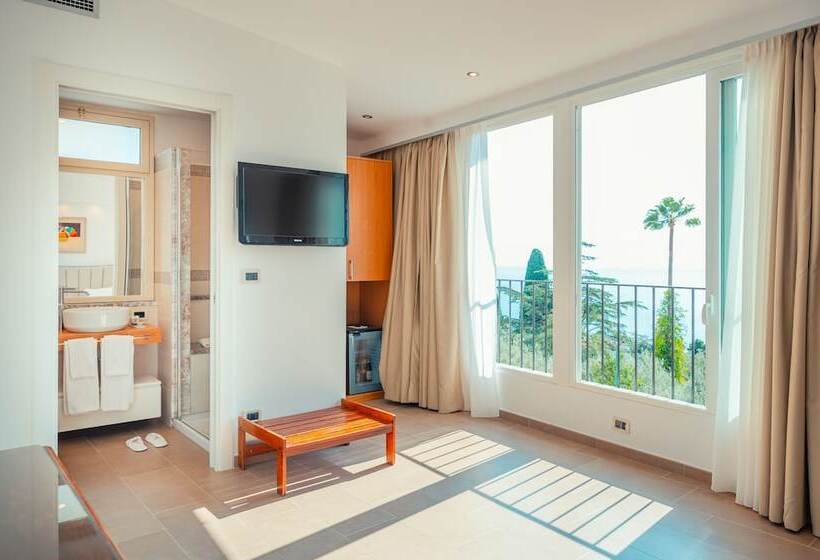 غرفة قياسية مطلّة علي البحر مزوَّدة بتراس, Villa Paradiso