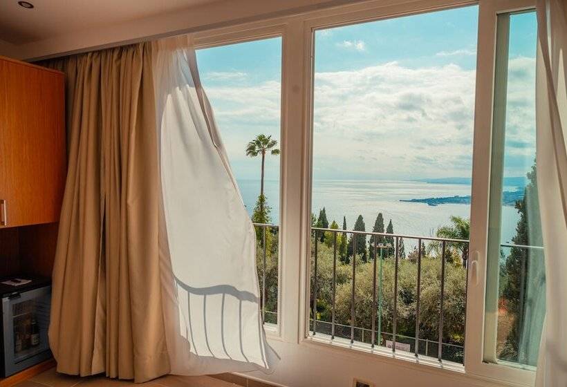 غرفة قياسية مطلّة علي البحر مزوَّدة بتراس, Villa Paradiso