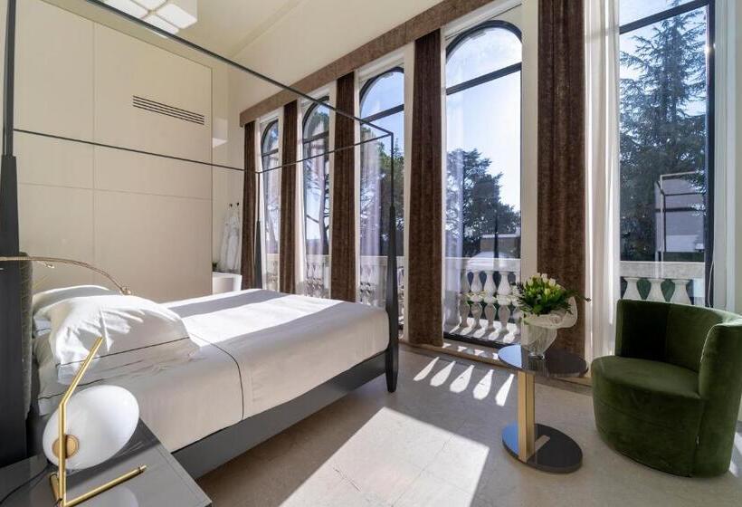 غرفة قياسية سرير كينج, Villa Soligo   Small Luxury Hotels Of The World